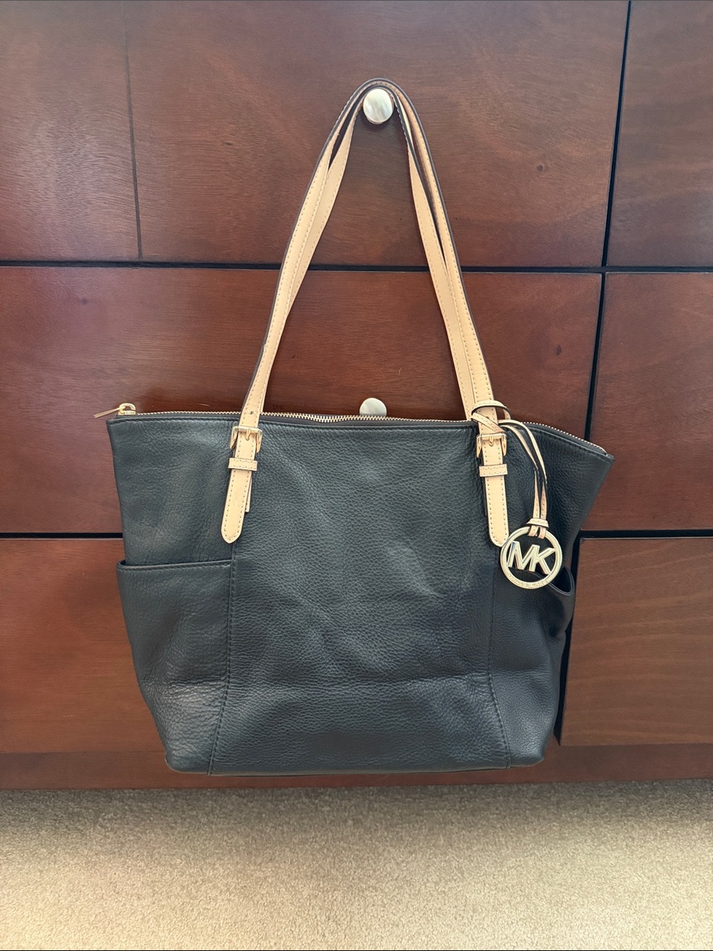 Michael Kors outlet Black Leather Tote with Gold MK Charm